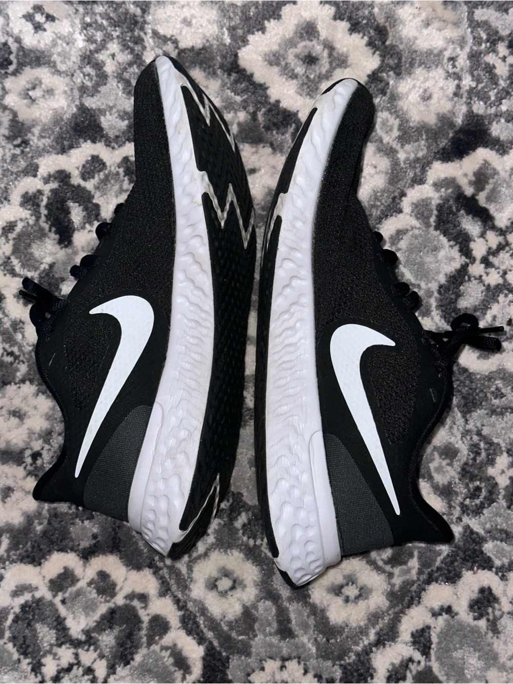 Nike Revolution